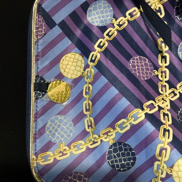 Estee’ Lauder make up bag - Picture 3 of 12